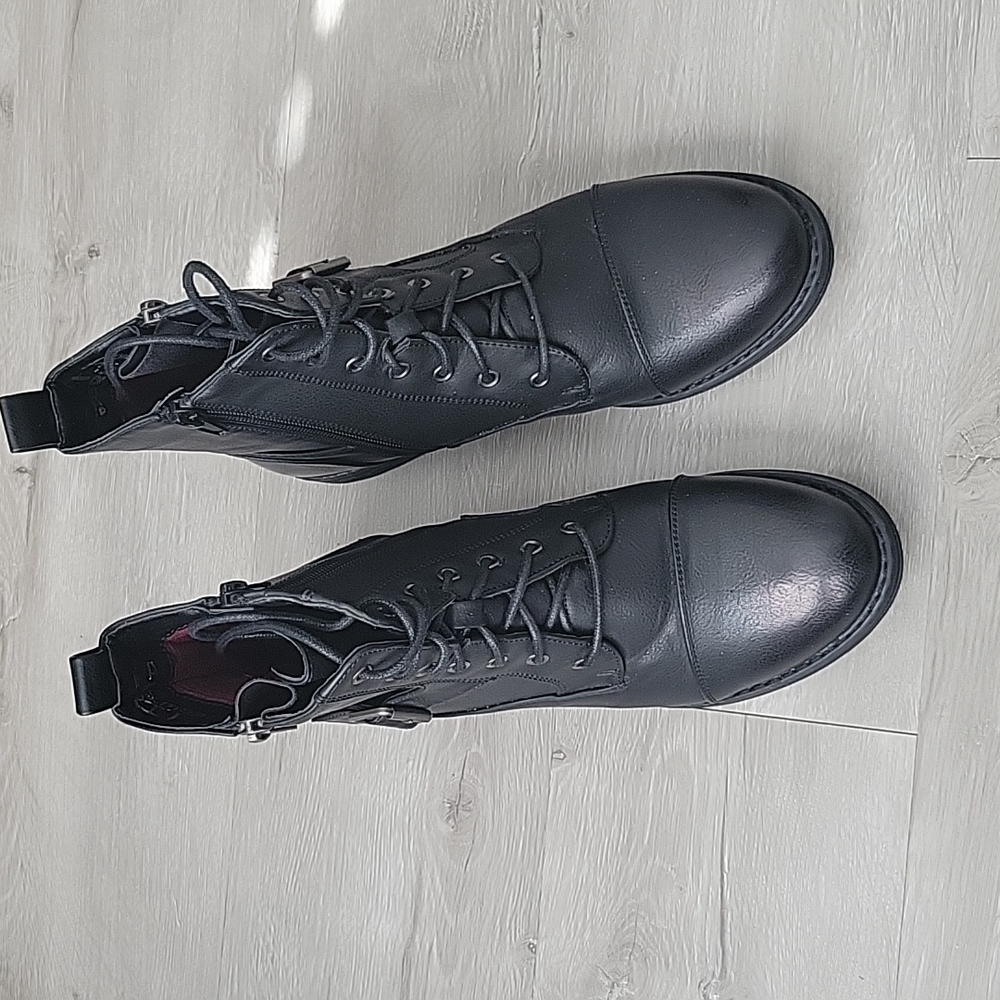 Black boots